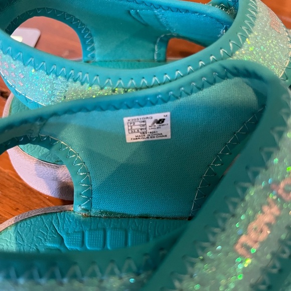 NWT New Balance sport sandals size 2 - Picture 3 of 7